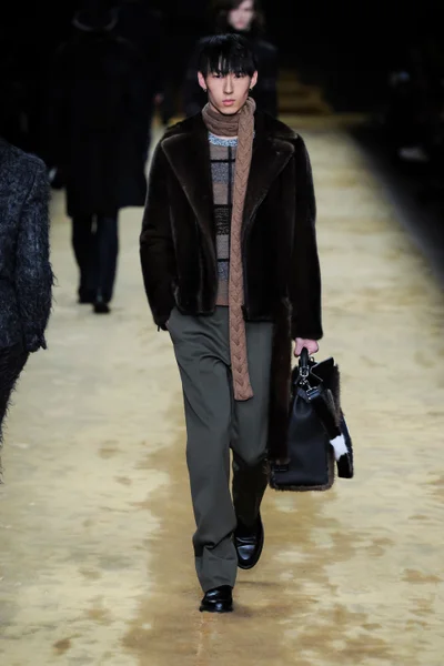 Look 44